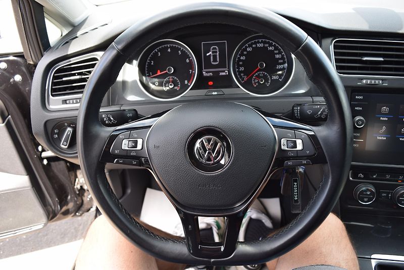 Volkswagen Golf (2018) 1.4TSI 92kw CLBMT LED NAVI TOP - fotka 28 z 49