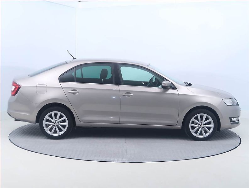 Škoda Rapid (2018) Elegance 1.0 TSI - fotka 6 z 14