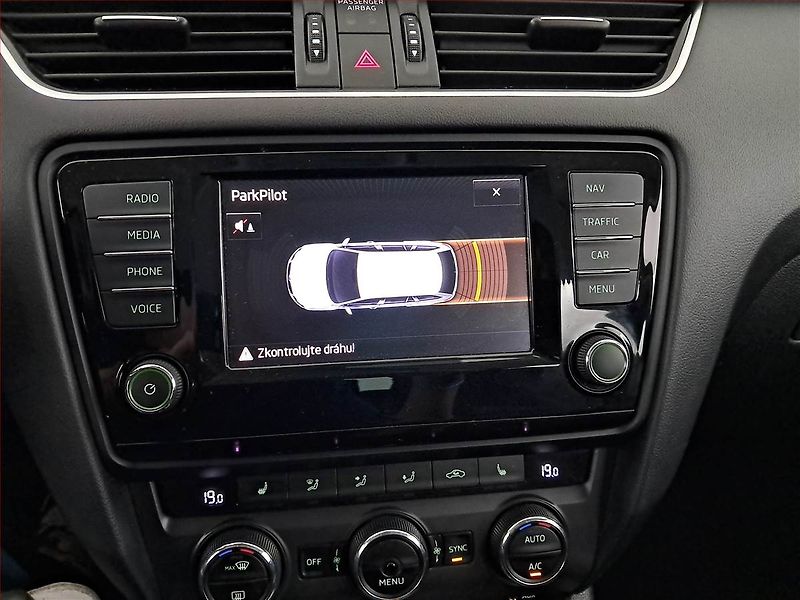 Škoda Octavia (2015) Ambition Plus 2.0 TDI - fotka 17 z 19