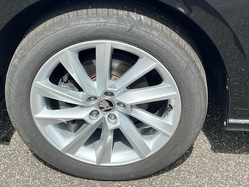 Škoda Scala 1,0 TSi 85 kW 7DSG 130 LET PRE - fotka 29 z 30