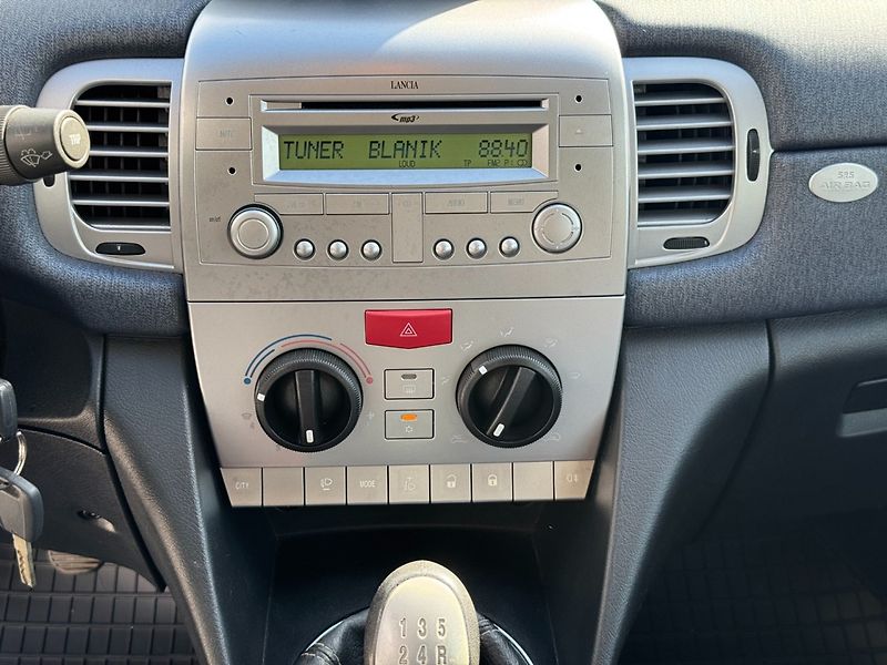 Lancia Y (2008) 1,4i 57 KW Klima - fotka 16 z 28