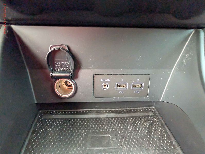 Renault Captur (2021) 1.0TCe, 1.maj,ČR, LED - fotka 20 z 20