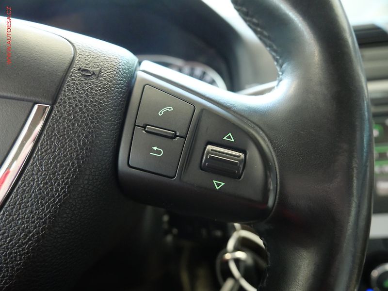 Škoda Octavia (2012) 1.6TDi, 2.maj,ČR, DSG, STK4 - fotka 17 z 26
