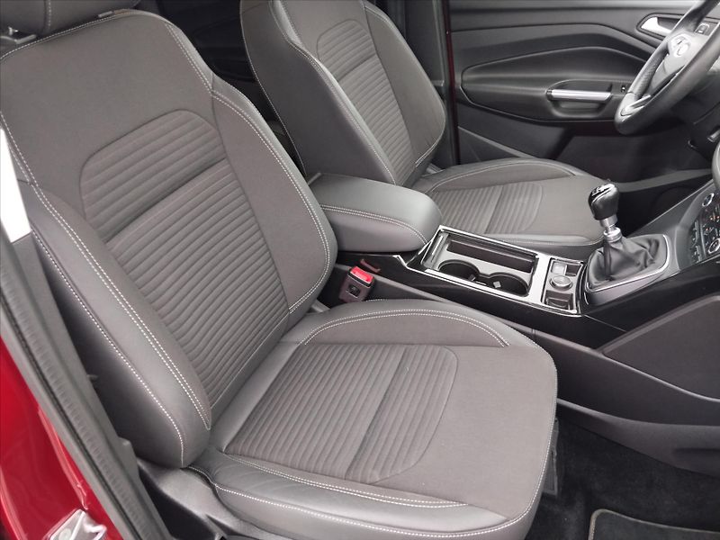 Ford Kuga 1,5   ECOBOOST 110Kw TITANIUM - fotka 20 z 29