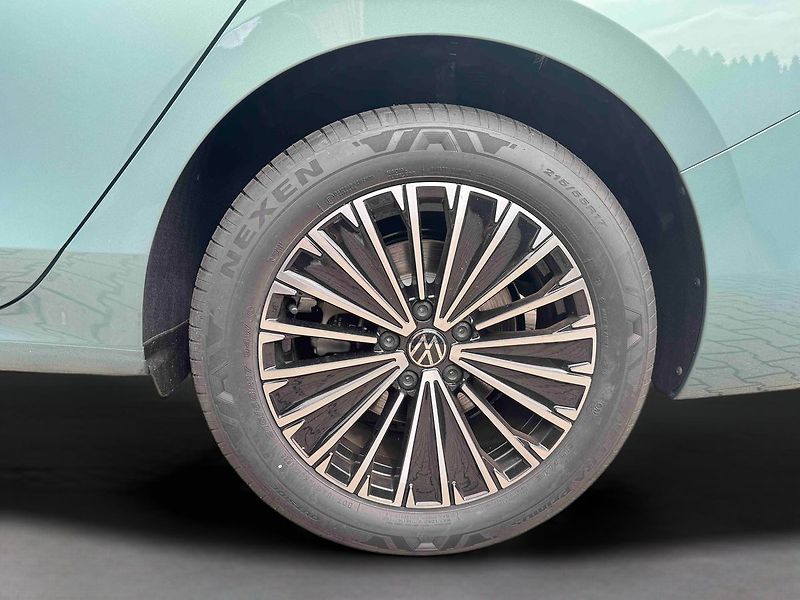Volkswagen Passat Elegance 2,0 TDI 110 kW - fotka 3 z 7
