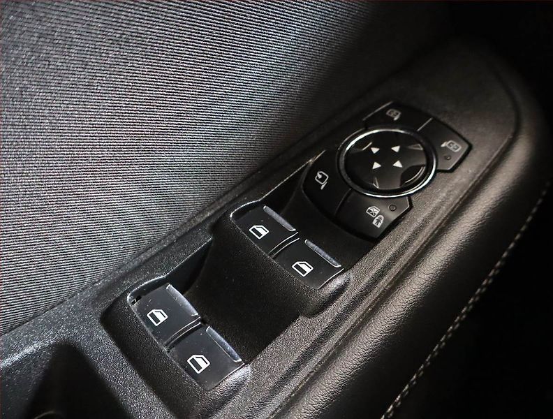 Ford S-MAX (2015) 2.0 TDCi, Serv.kniha, Tempomat - fotka 19 z 20