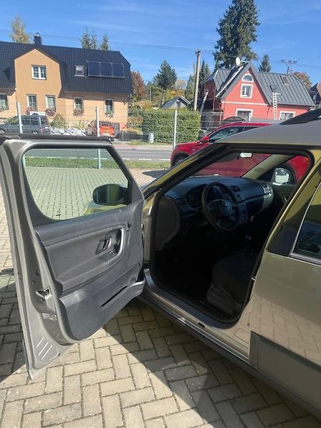 Škoda Roomster (2011) SCOUT 1,2 TSi SERVISKA - fotka 9 z 33