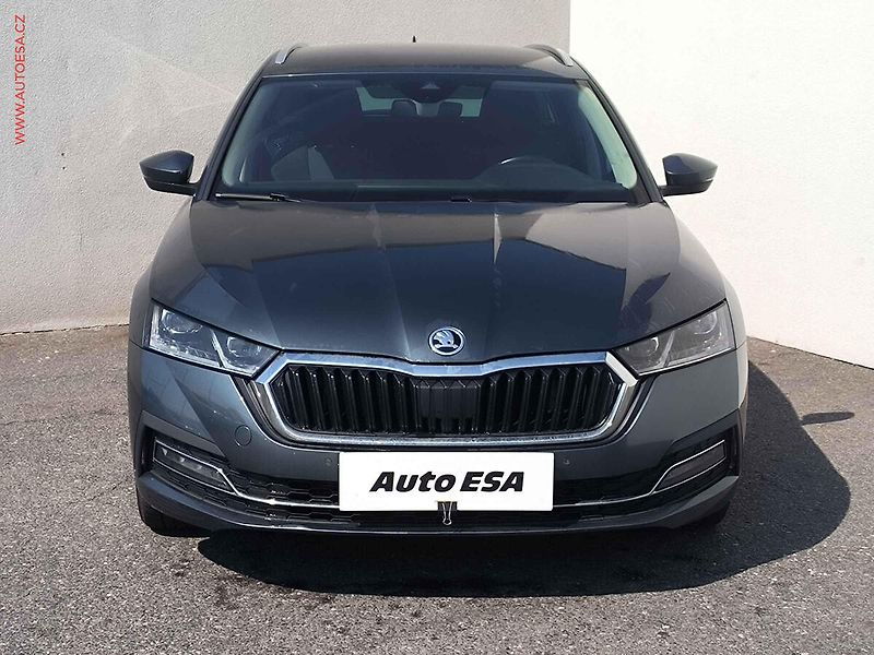 Škoda Octavia (2021) 2.0 TDi, ČR, Stylem, DSG, LED - fotka 2 z 30