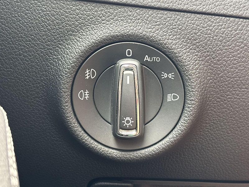 Škoda Superb (2023) Combi 2.0 TDI DSG Sportline - fotka 16 z 33