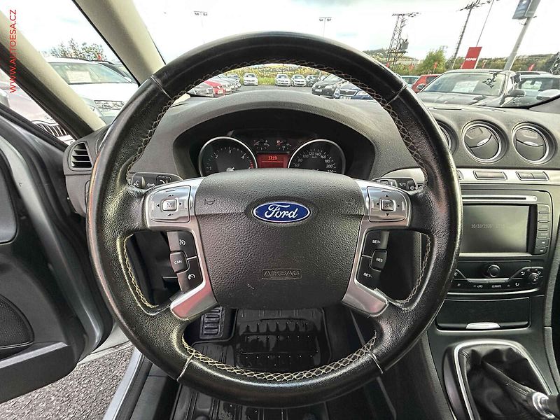 Ford Galaxy (2013) 2.0 TDCi, Klima - fotka 13 z 17