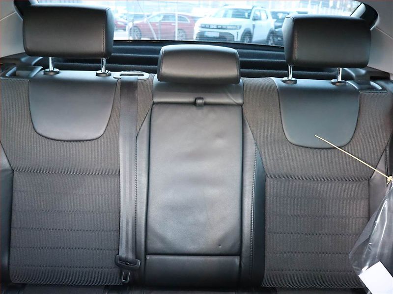 Škoda Octavia (2014) 1.6 TDI, Navi, Xenony - fotka 10 z 19