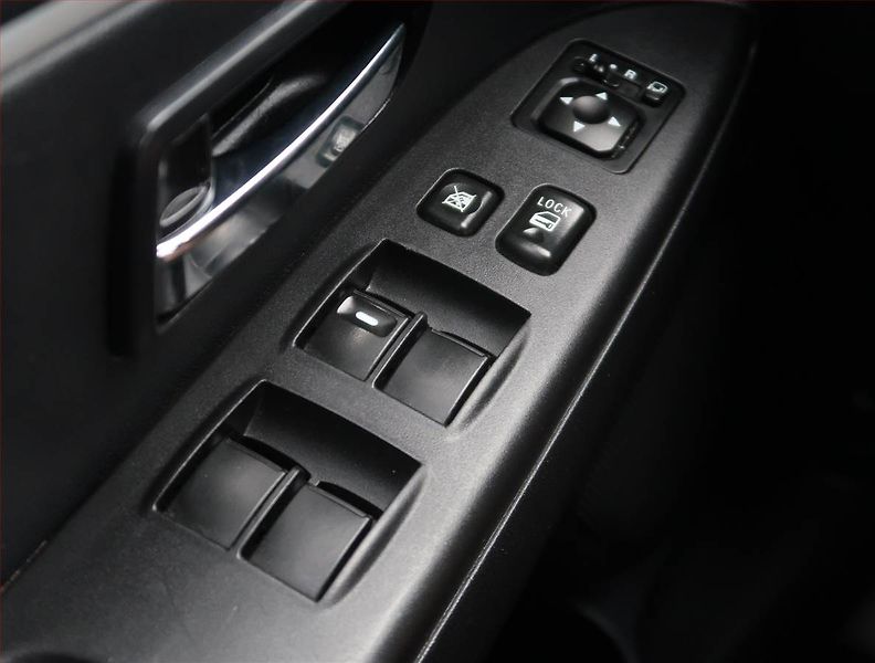 Mitsubishi ASX (2011) 1.8 DI-D MIVEC, 4X4 - fotka 15 z 18