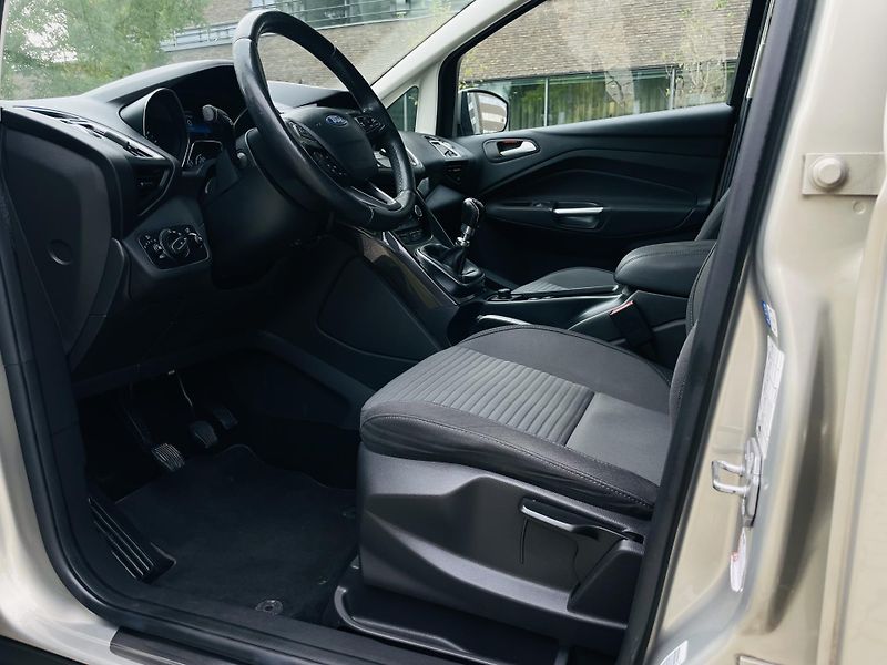Ford C-MAX 2.0TDCi MANUÁL VÝHŘEV TAŽNÉ  - fotka 29 z 45