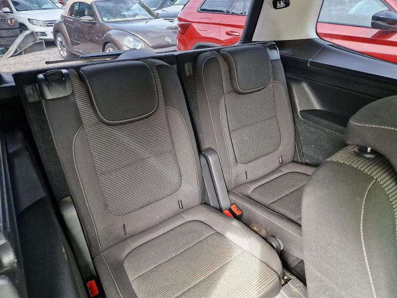 Volkswagen Sharan 2,0TDI 7MÍST KAMERA TAŽNÉ  - fotka 10 z 22