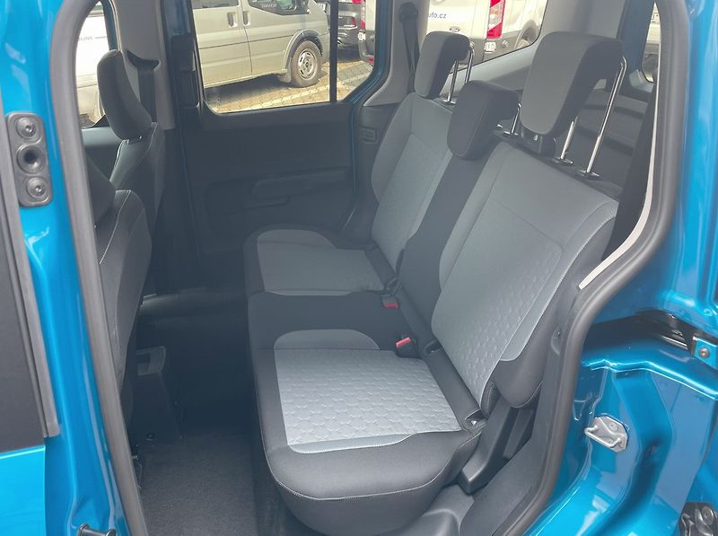 Ford Tourneo Courier Titanium, Tourneo, 43 kWh Elek - fotka 20 z 24