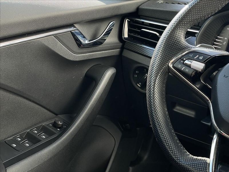 Škoda Kamiq 1,5 TSI DSG Monte Carlo - fotka 13 z 24