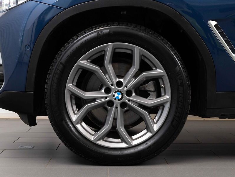 BMW X3 xDrive20d - fotka 6 z 21