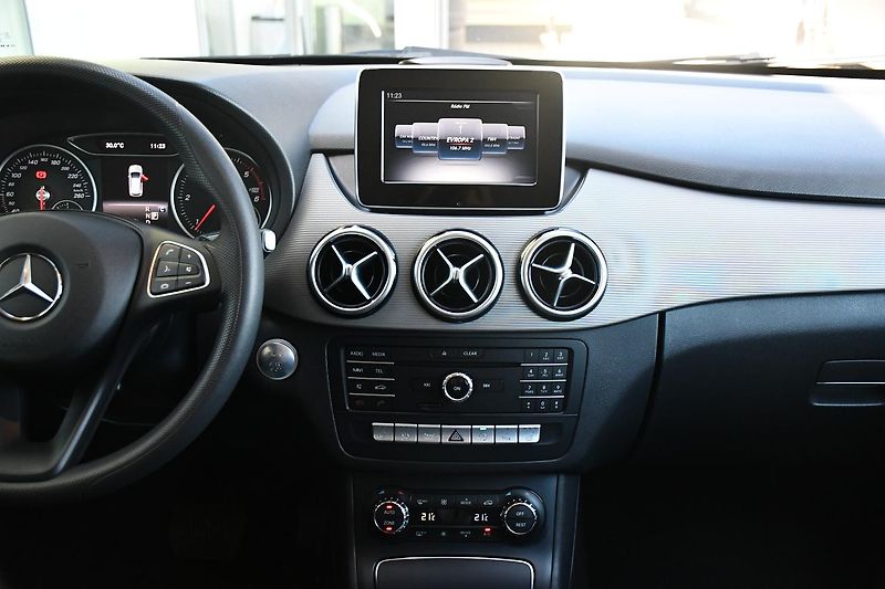 Mercedes-Benz Třídy B 220d PDC 4M N.TOP VYHŘ.SEDAČ - fotka 7 z 38
