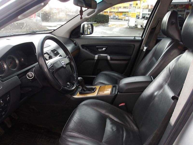 Volvo XC90 2,4D 2xPNEU ! - fotka 16 z 35