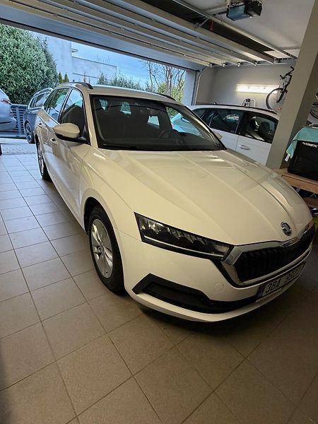 Škoda Octavia 2.0 TDI / 85kW / Amb. ČR - fotka 2 z 20