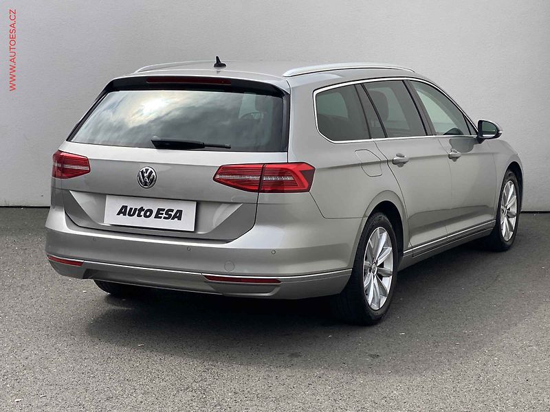 Volkswagen Passat (2015) 2.0TDI, LED, navi - fotka 4 z 18