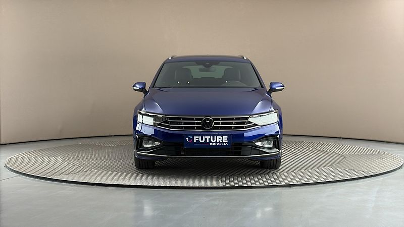 Volkswagen Passat 2.0 TDI DSG 4MOTION R-Line Var - fotka 3 z 29