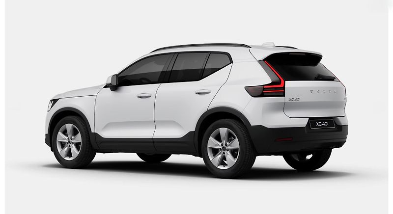 Volvo XC40 (2026) B3 CORE AUT - fotka 3 z 14