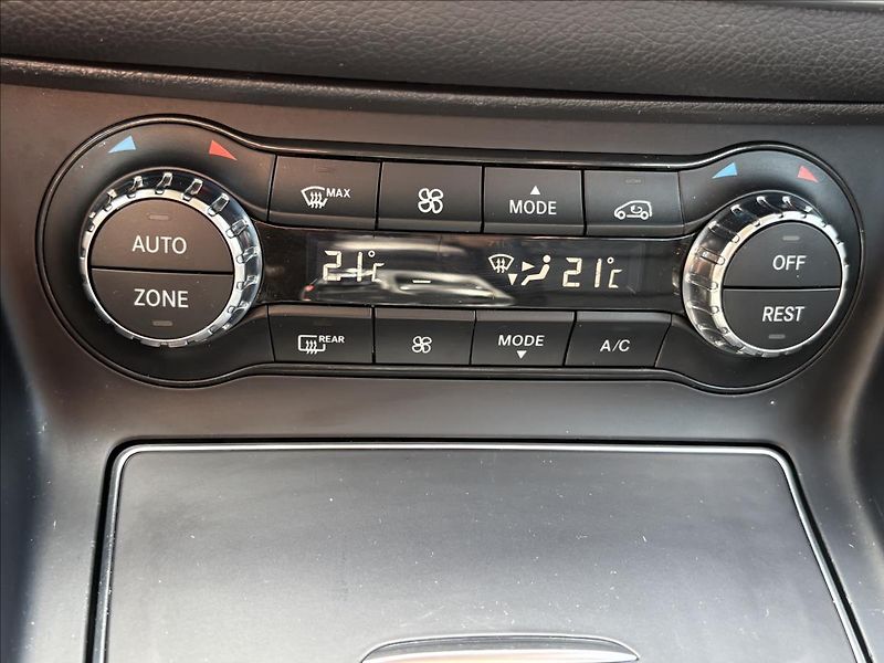 Mercedes-Benz GLA 1,6 180i 90kW AT,Led,Kůže,Navi - fotka 12 z 34