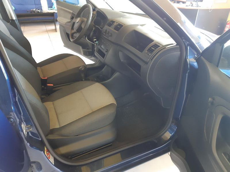 Škoda Fabia 1.2 TSI KLIMA ESP - fotka 16 z 18