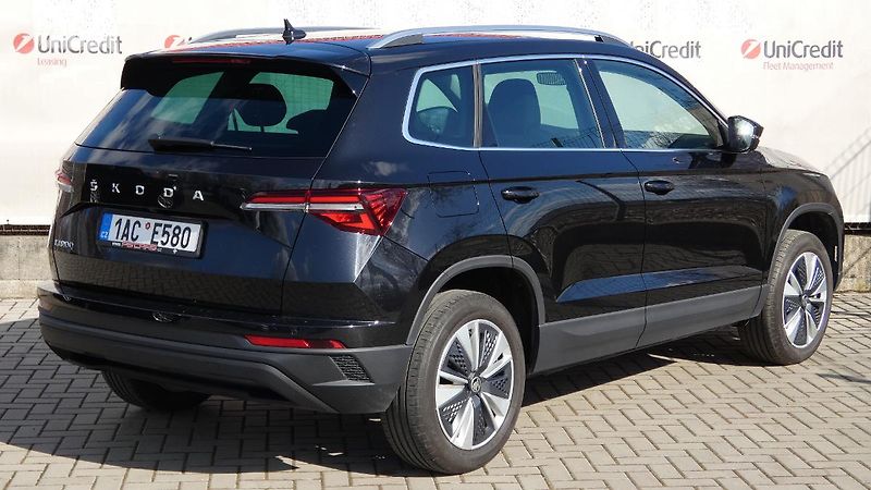 Škoda Karoq 1,5 TSI DSG Style - fotka 3 z 24