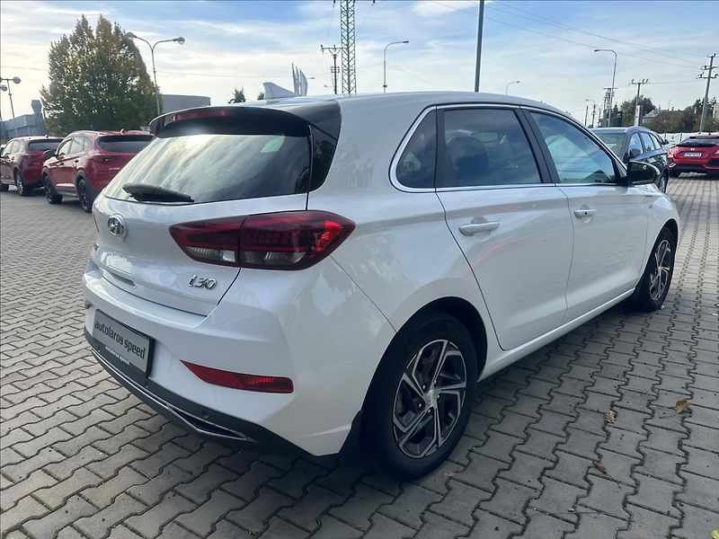 Hyundai i30 1,5 TGDI MH MT SM PLUS NAV - fotka 6 z 29