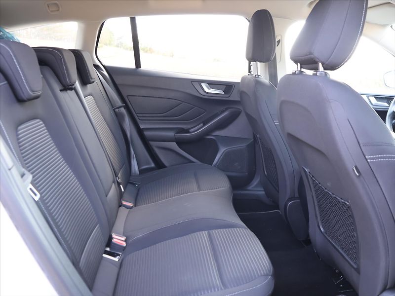 Ford Focus 1,5 Titanium X CZ 1.Maj. DPH - fotka 12 z 28