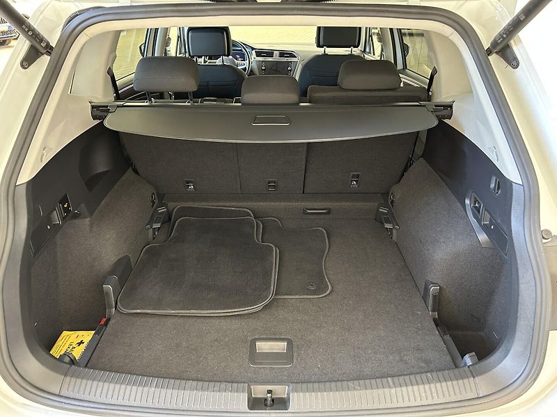 Volkswagen Tiguan Allspace 2.0 TDI 4x4 Elegance - fotka 27 z 30