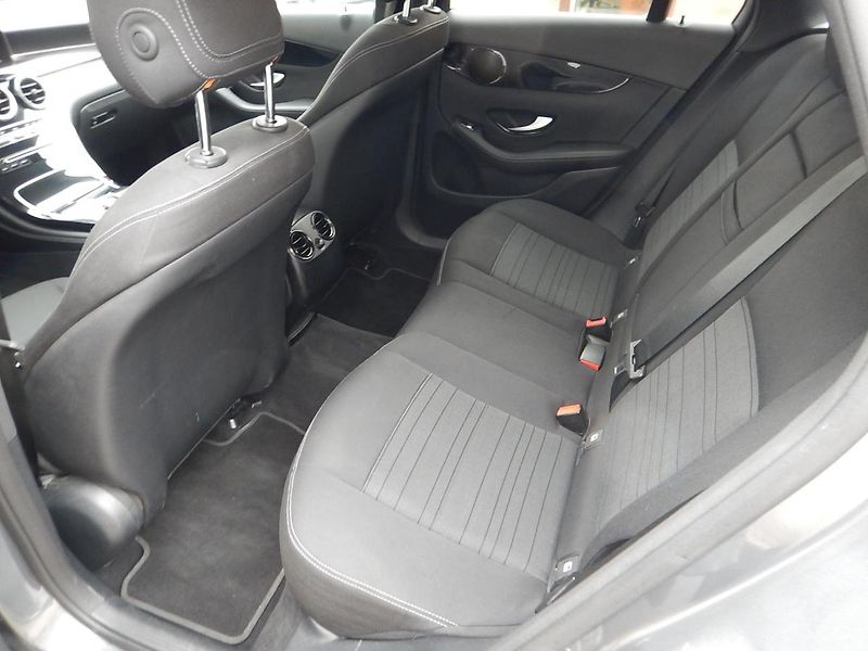 Mercedes-Benz GLC (2016) 220 D 4MATIC DPH BUSINESS-DPH - fotka 10 z 33