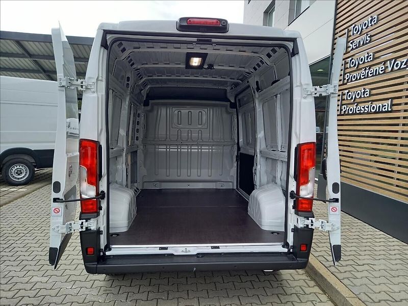 Toyota Proace Max 2,2 L2H2 140k AT8 KOMFORT +odp - fotka 9 z 9