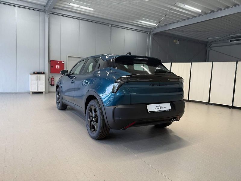 Alfa Romeo Junior (2026) Ibrida 1.2 Turbo Hybrid 145k - fotka 3 z 6