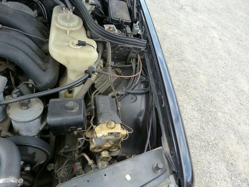 Mercedes-Benz 124 250 D - fotka 28 z 29