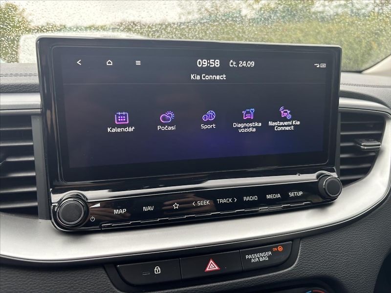 Kia Ceed 1,5 TGDi TOP ZÁRUKA CARPLAY - fotka 22 z 42