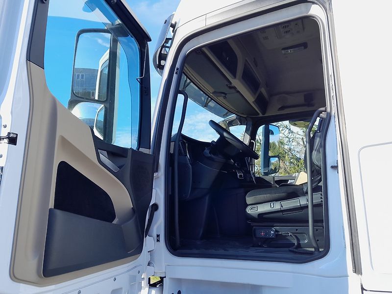 Mercedes-Benz Actros 1851 LowDeck / Mega - fotka 11 z 32
