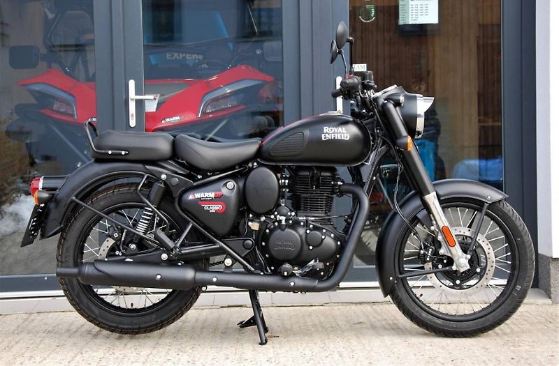 Royal Enfield Classic 350 (2026) BLACK - fotka 1 z 25