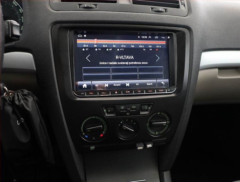 Škoda Octavia (2008) 1.9 TDI, po STK, servisované - fotka 9 z 14