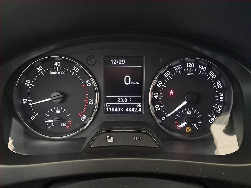 Škoda Rapid (2013) Ambition 1.2 TSI, Serv.kniha - fotka 11 z 16
