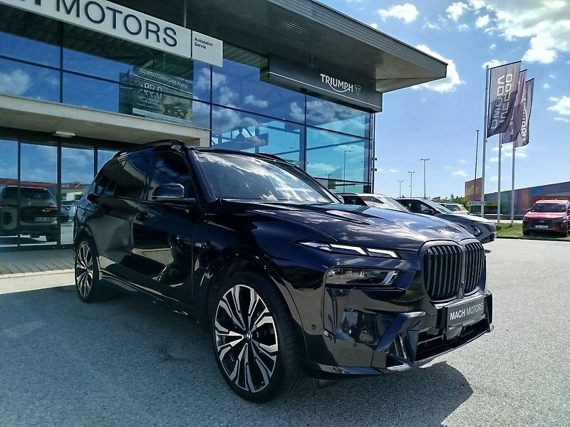 BMW X7 xDrive40d - fotka 5 z 38