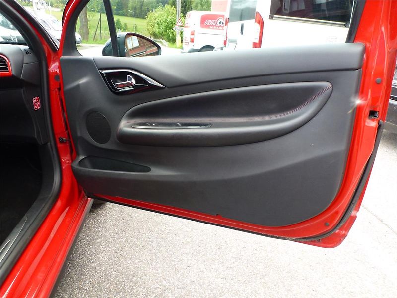 Citroën DS3 1,6 16V VTi THP SportChic - fotka 23 z 46