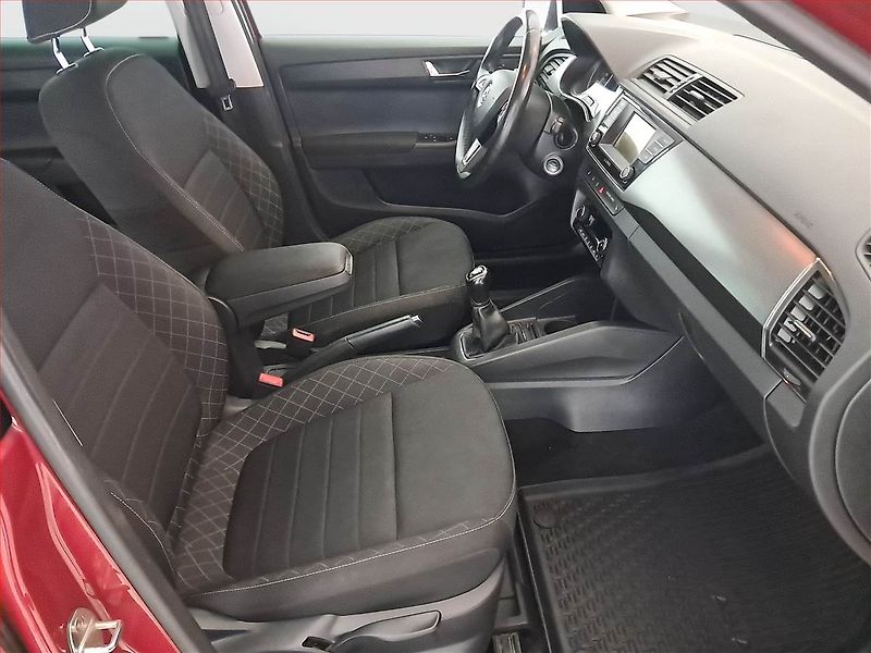Škoda Fabia (2017) Style 1.2 TSI, Serv.kniha - fotka 9 z 18
