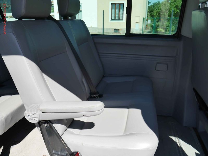 Volkswagen Transporter (2009) 2.5TDI L2 9míst, AC - fotka 10 z 16
