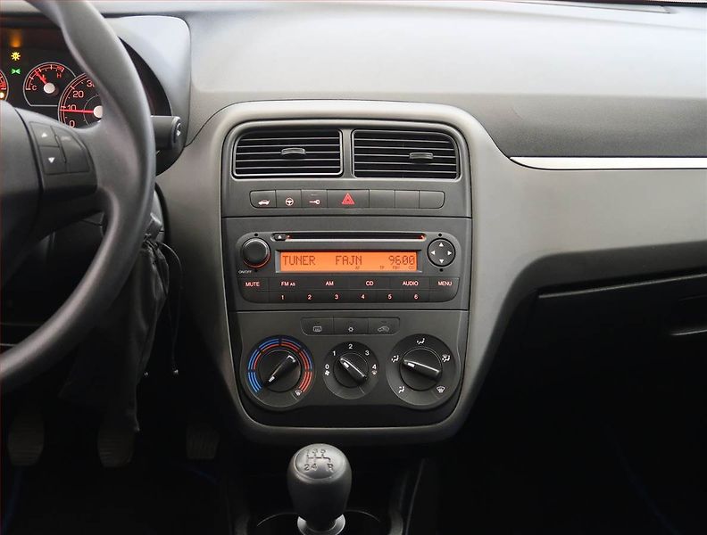 Fiat Grande Punto (2008) 1.4, za skvělou cenu - fotka 12 z 16