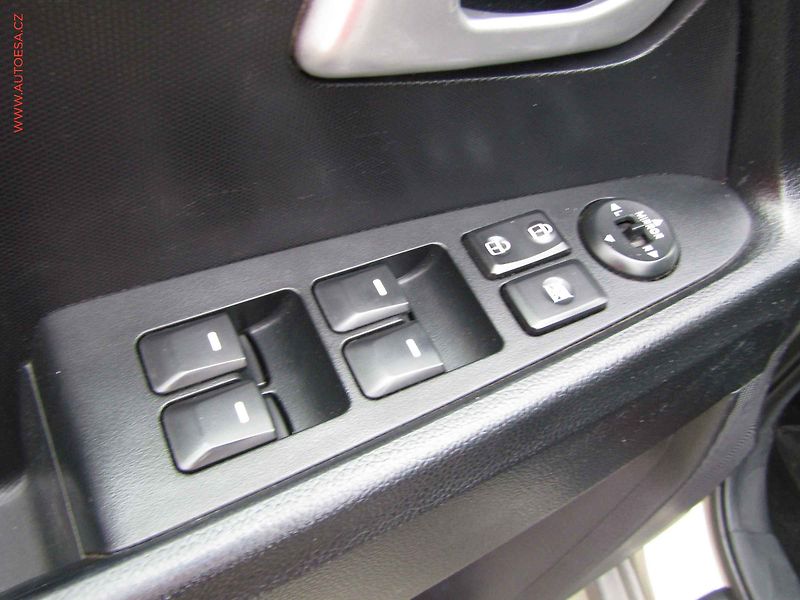 Kia Sportage (2011) 1.7CRDi, 2.maj,ČR, AC, tažné - fotka 11 z 18