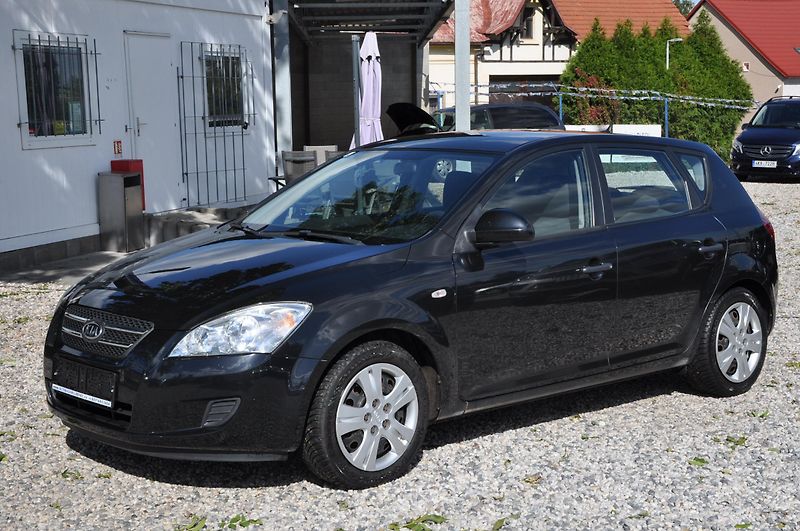 Kia Ceed 1.4i 66kW 5dv. - fotka 1 z 15