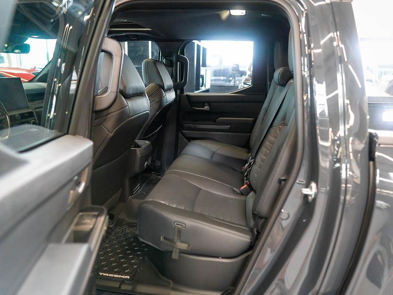 Toyota Tacoma (2024) 2.4 Off-Road Premium 4x4 - fotka 32 z 38